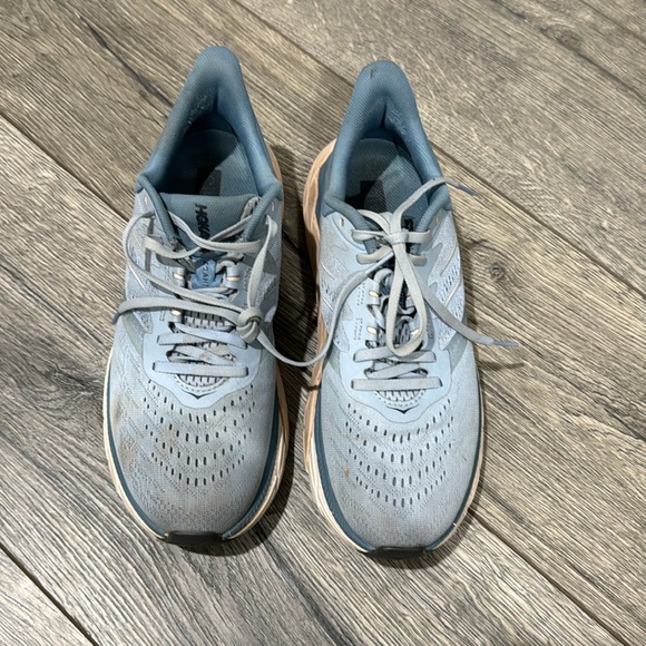 • Hoka • Women’s Arahi 5 Road Running Shoes  Blue Fog/Provincial Blue 9.5 B - Picture 2 of 6